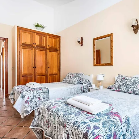 Iris Bosch * Cala'N Bosch (Menorca)