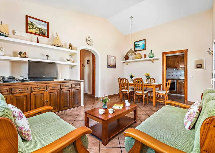 Iris Bosch Villa Cala'N Bosch (Menorca)